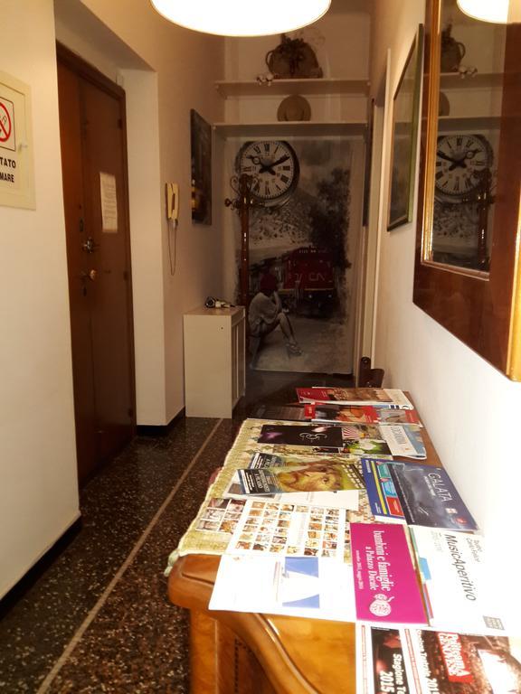 Alexandra Apartment Near Metro Genoa Bilik gambar